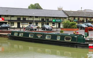 Boat at Devizes Wharf
