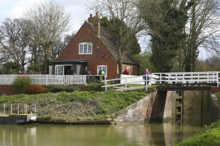 Top lock cafe at Caen Hill