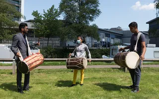 Alperton, performers