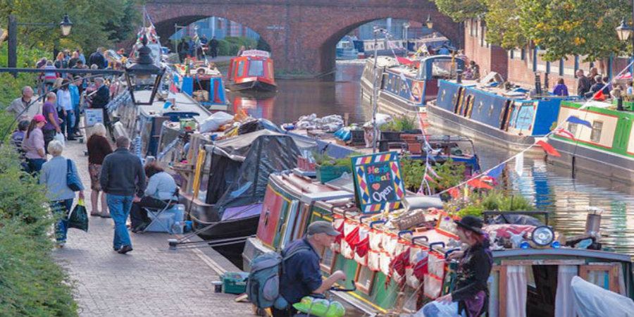 Sign Up To Receive The Boaters' Update | Canal & River Trust