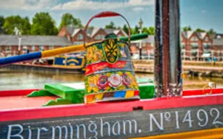 Roses and castles canal art