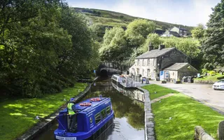 Narrowboat heads towards Standedge Tunnel