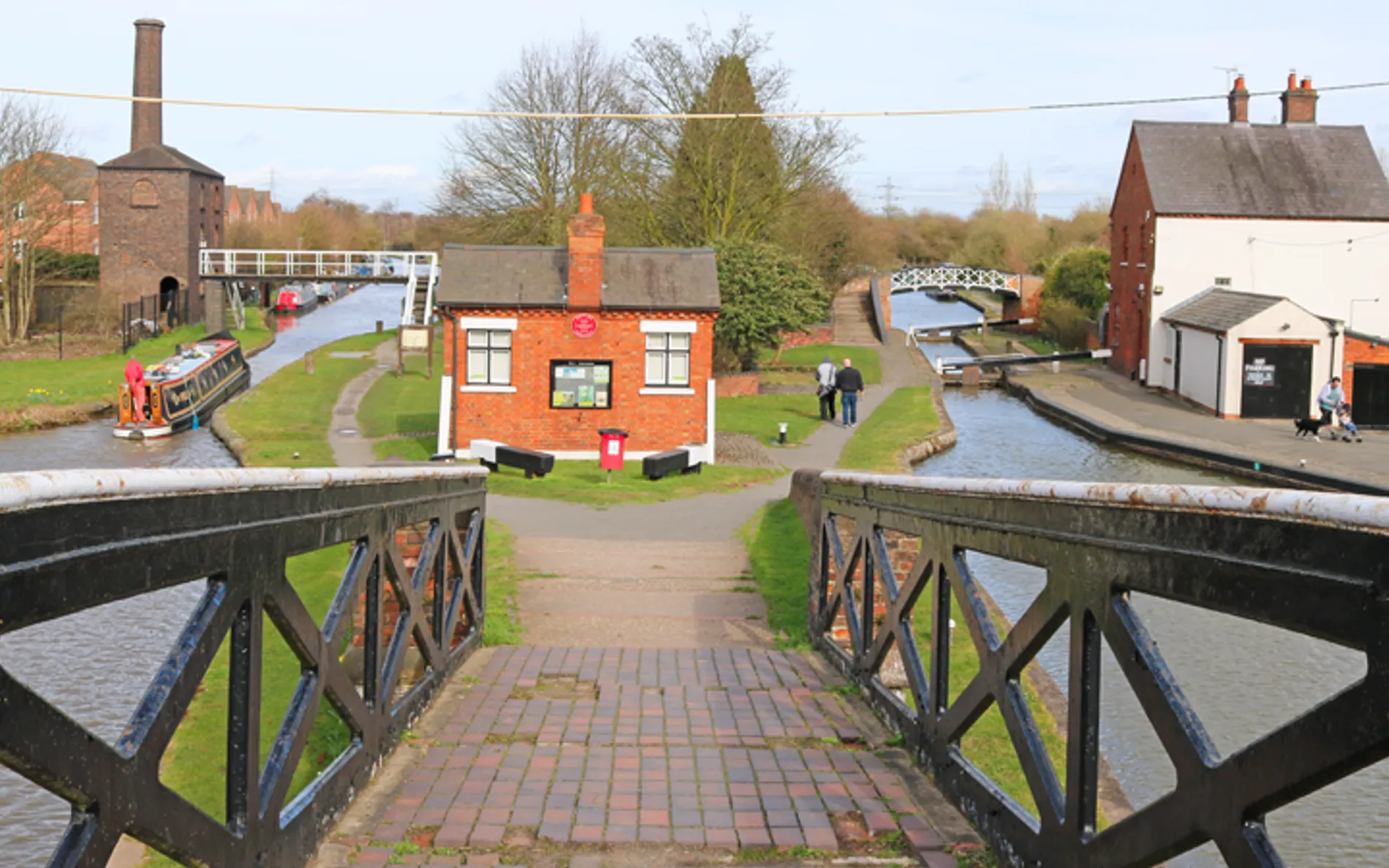 Coventry Canal – Nuneaton Stretch, from the fishery's own website