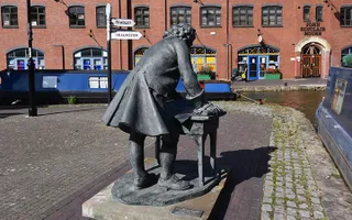 Statue in Coventry Canal Basin