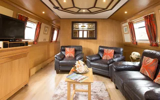 Inside the Kailani Hotel Boat cruising southern England