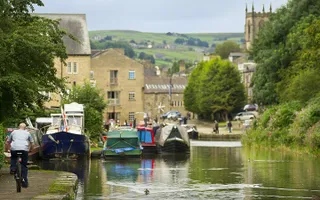 Coming into Sowerby, Calder & Hebble Navigaton