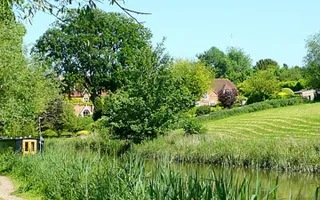 Approaching Kintbury
