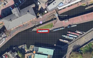 Mooring next to Farmers Bridge Lock 1