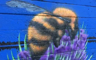 Bee mural at Middleport