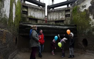 Bruerne open day - standing on the floor of a lock