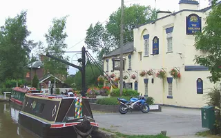 Canal side pub at Audlem