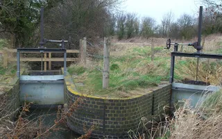 Gudgeon Brook Feeder to Aylesbury Arm, Grand Union Canal