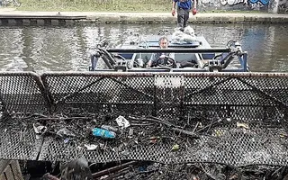 Cleaning up the River Lee oil spill 2018