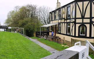 Pub near Wigan Locks
