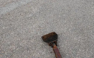 Missing paddle and rod from lower towpath side.
