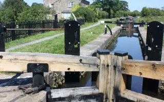 picture of a lock on a sunny day