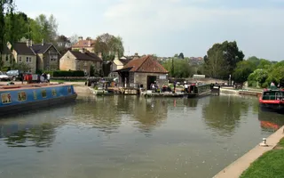 Bradford on Avon Wharf hero