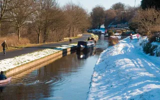 Winter on the canal