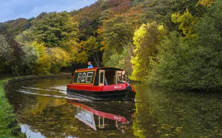Enjoy an autumn boating holiday