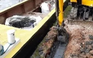 Leak repair on the Coventry canal