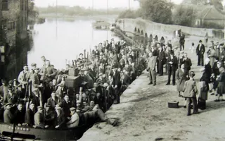 National Angling Championships River Trent 1945