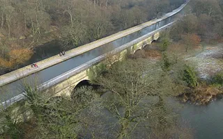 The Seven Arches Aqueduct crossing the River Aire at Dowley Gap.