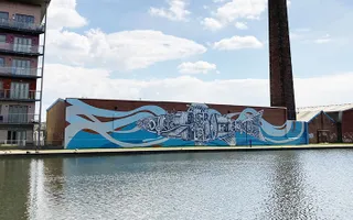 Art along Walsall Canal