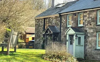 Ystradgynlais Lock Cottages on Swansea Canal