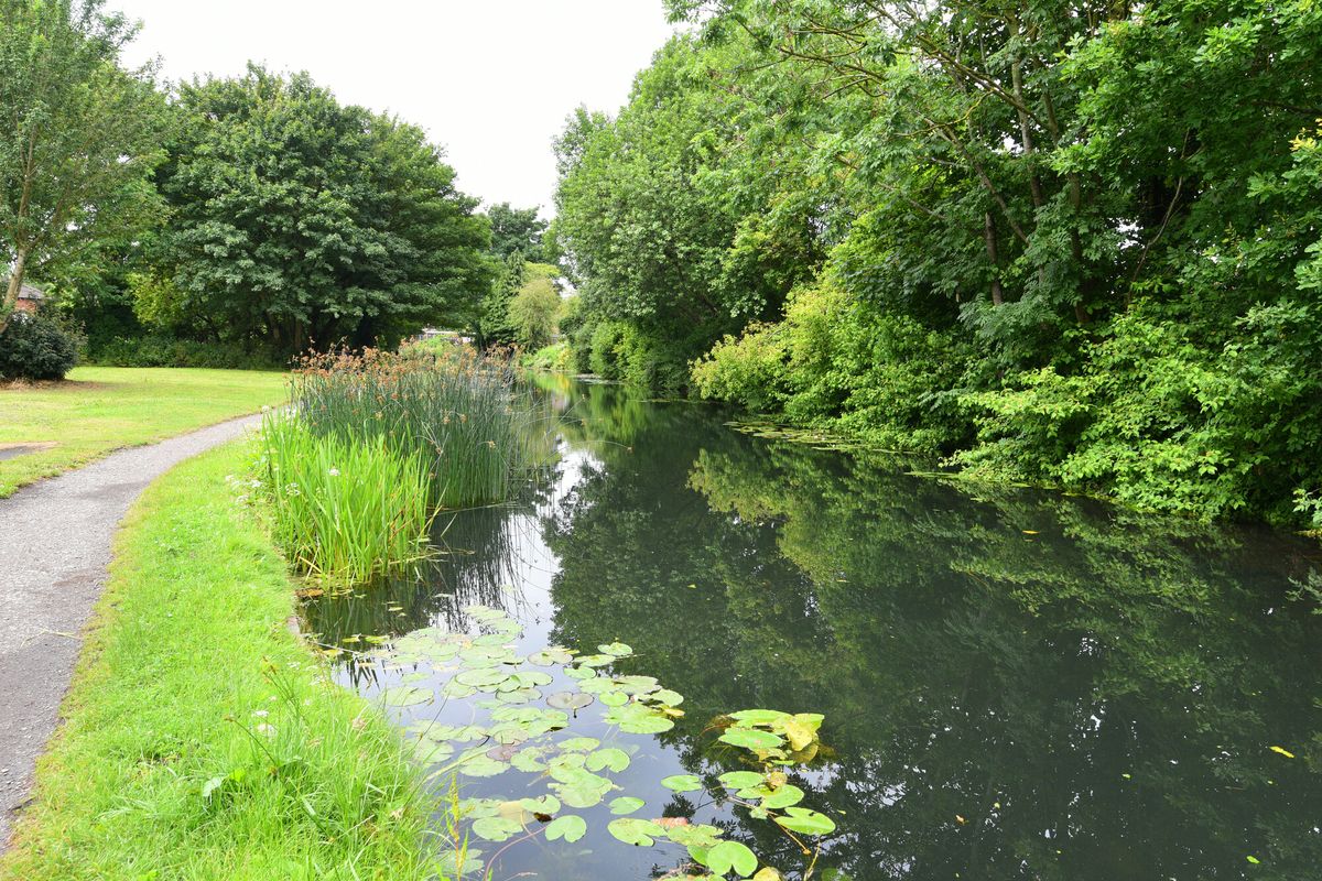 A view of Wyrley and Essington Canal