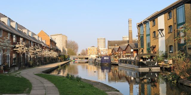 London canal walk to Olympic Park | Canal & River Trust