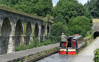 Cruising across Chirk Aqueduct