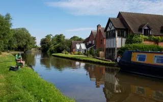 Staffordshire & Worcestershire Canal scene at Acton Trussell