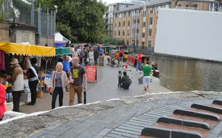 Crowds at Islington City Rd Basin