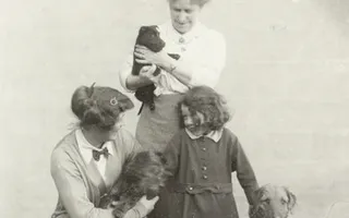 Family group at Canal House in Blisworth