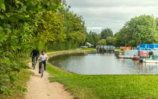 Exploring the towpath out of Sheffield