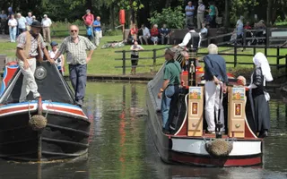 Narrowboats passing on Droitwich Canal