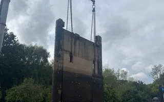 Lifting lock gate at Holt Lock River Severn