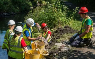 Swansea Canal Society join forces with the Waterway Recovery Group (Photo: Swansea Canal Society)