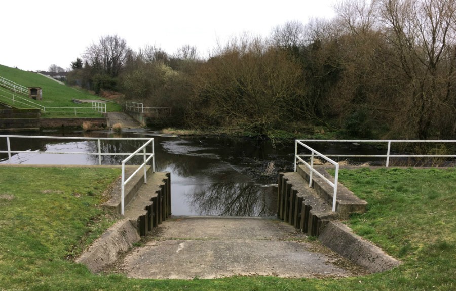 Photo of a slipway at Brent Reservoir