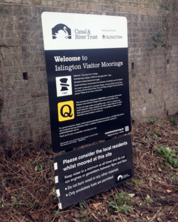 Sign at Islington Visitor Moorings in London