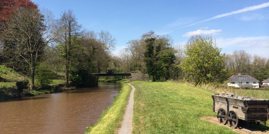 photo of monmouthshire & brecon canal in llangynidr