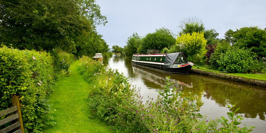 Planning your route in advance will help you find good mooring spots