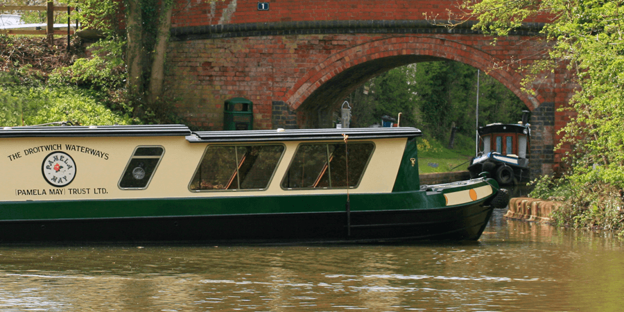 Pamela May on the Droitwich Canal