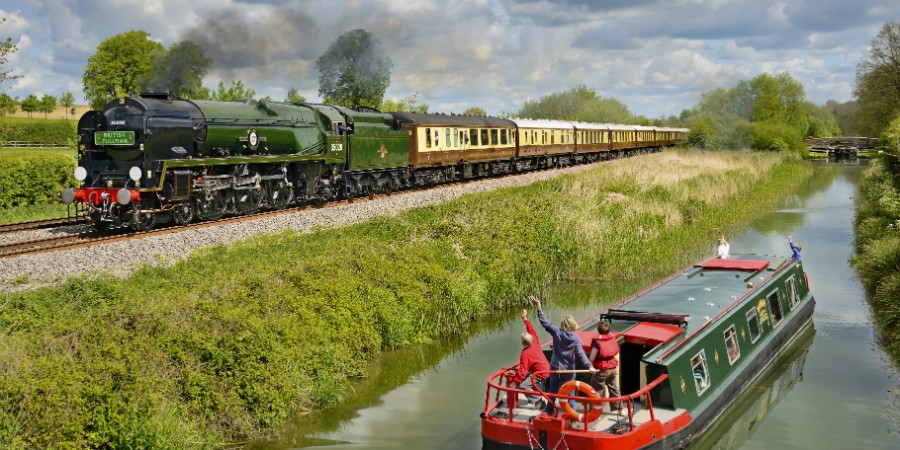 Steam train from Bridge 99 courtesy Tony Bartlett