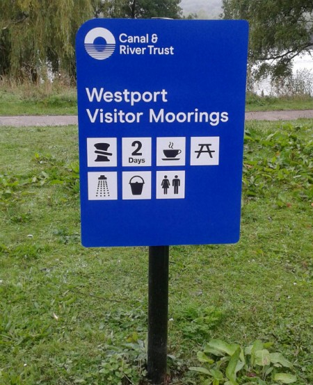 Short stay or visitor mooring signage
