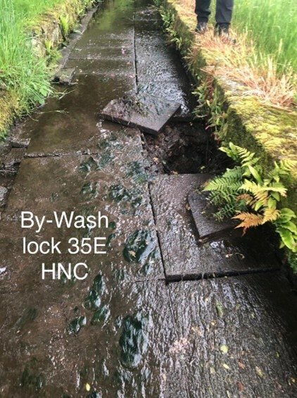 Lock 35E bywash hole Huddersfield Narrow