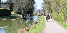 A spring day on the Kennet & Avon Canal