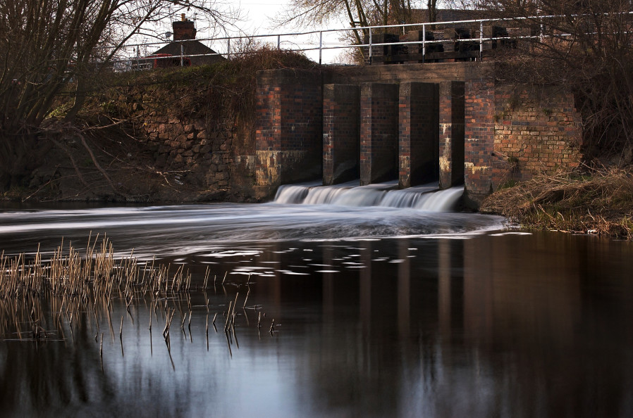 Barrow Sluice Gates, River Soar by Paul Prevost