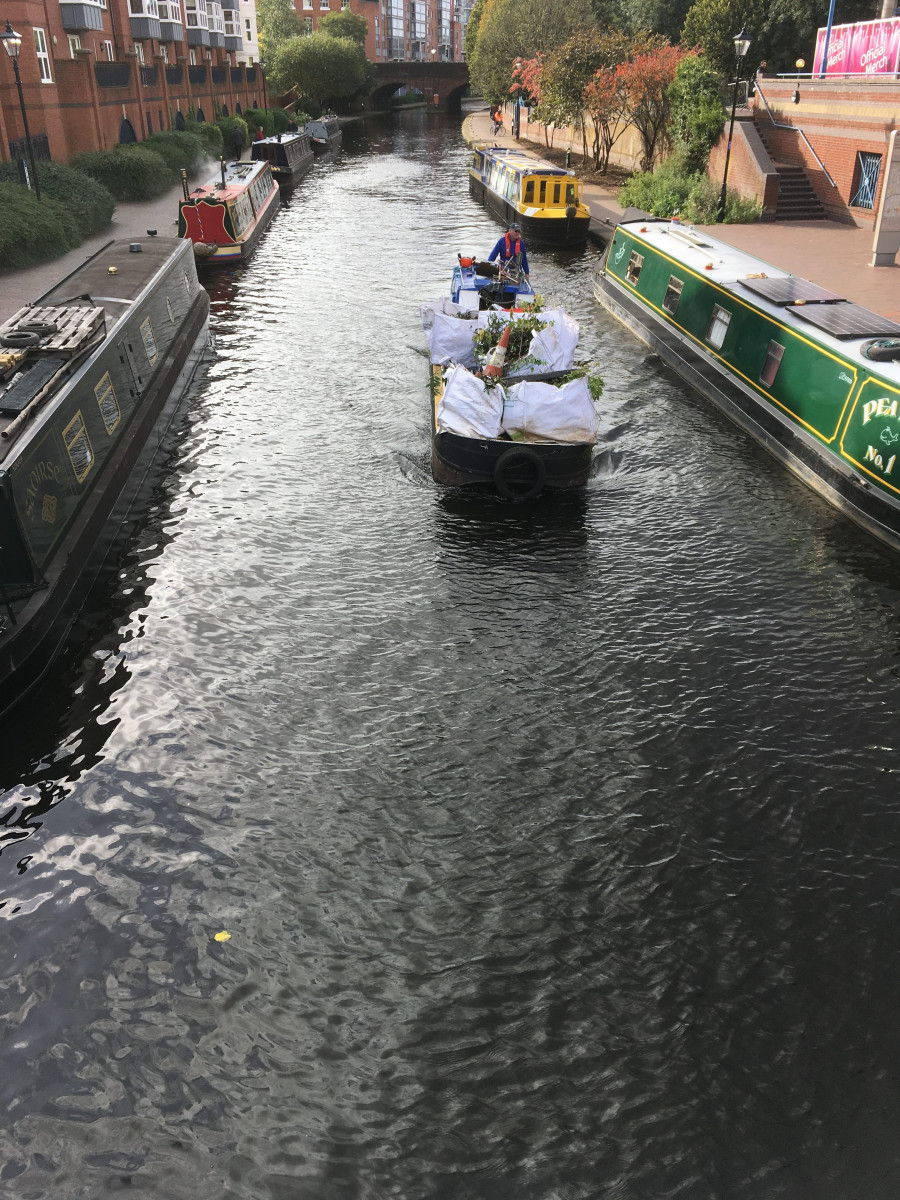 Working, Birmingham Canal Navigations by Katalin Molnar