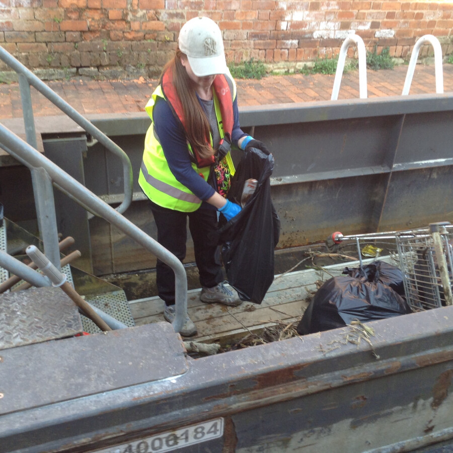 Litter Pick, Chesterfield Canal by George Bell